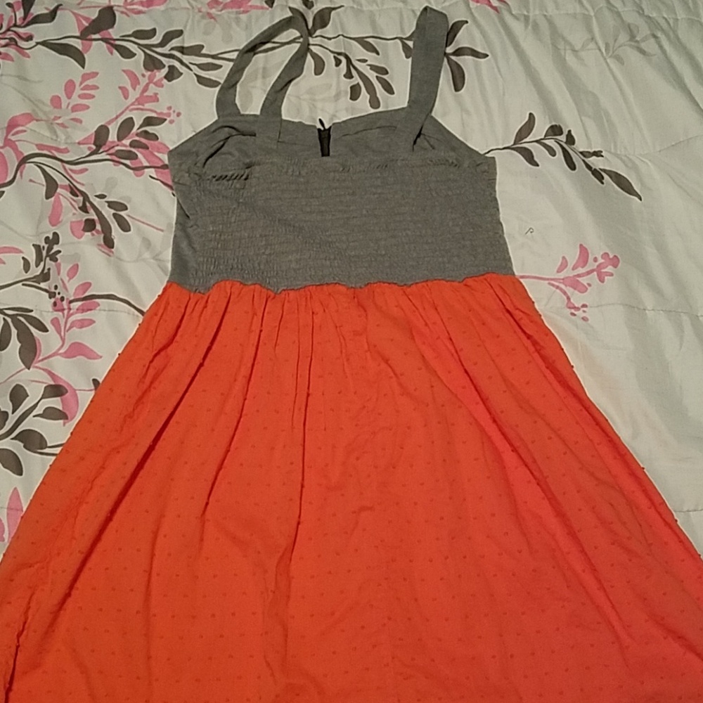 Dress - Picture 3 of 3